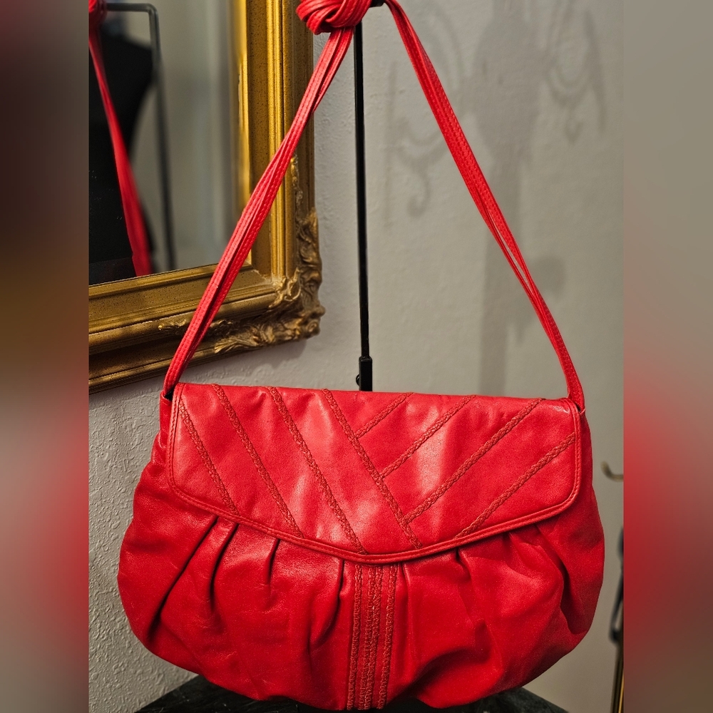 Elegant Red Leather Shoulder Bag